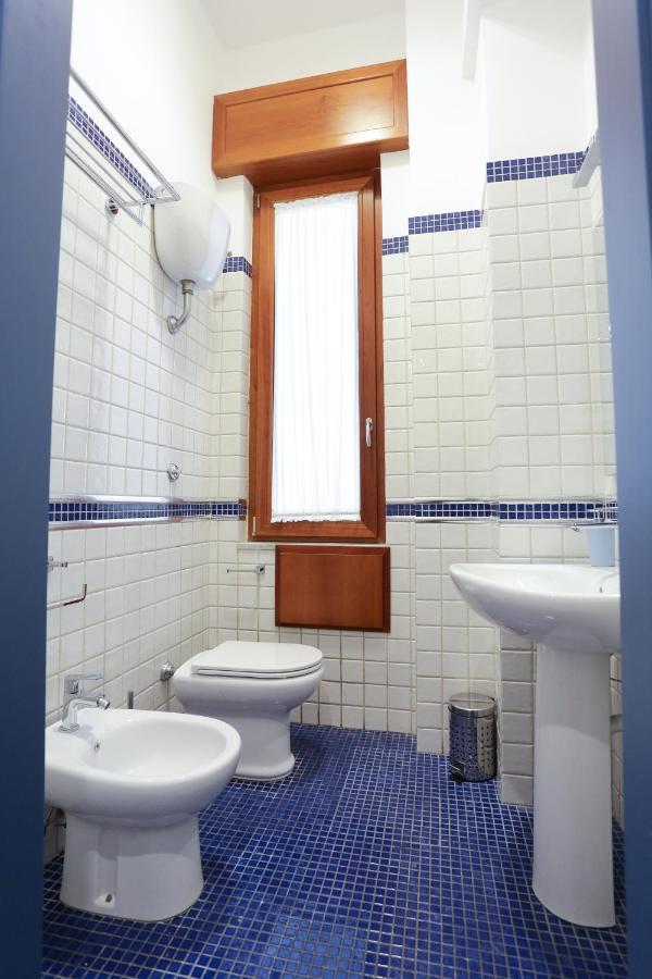 Ersilia Chiaia Suite Napoli Bagian luar foto