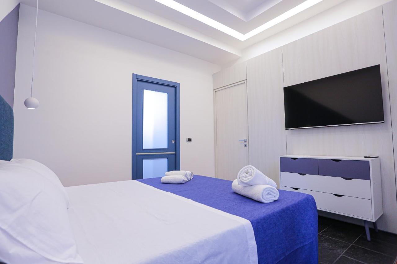 Ersilia Chiaia Suite Napoli Bagian luar foto