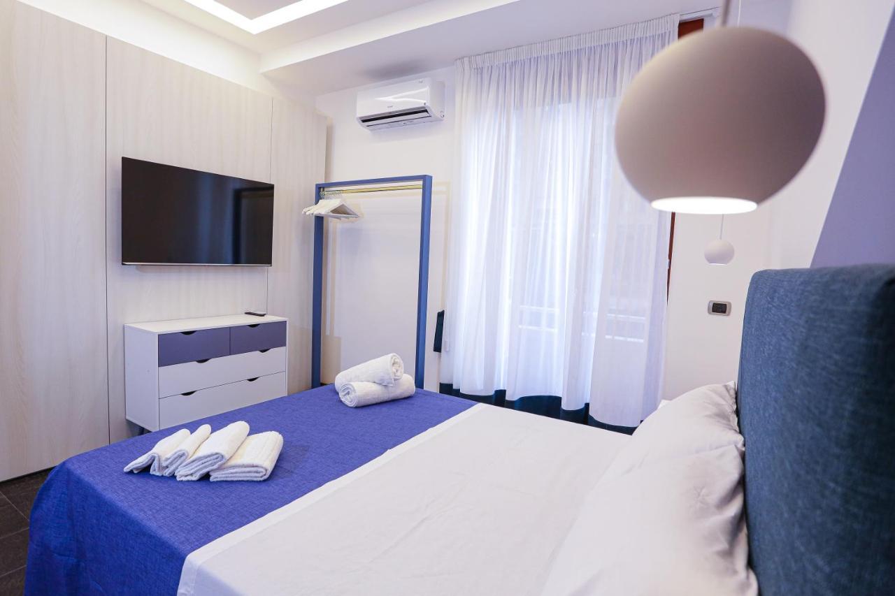 Ersilia Chiaia Suite Napoli Bagian luar foto